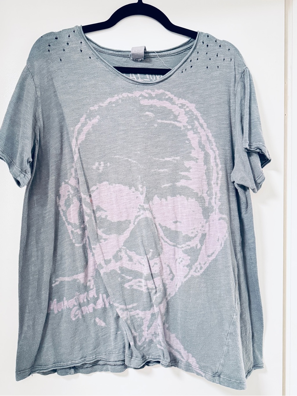 Magnolia Pearl Pale Gray Tee with Light Pink Skull Graphic